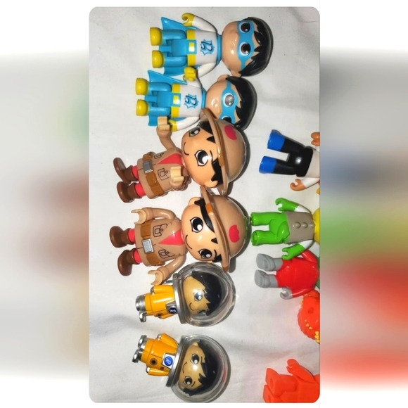 : 34 pc used Ryans World toy figures ideal party favors including invisible toy - Picture 11 of 12